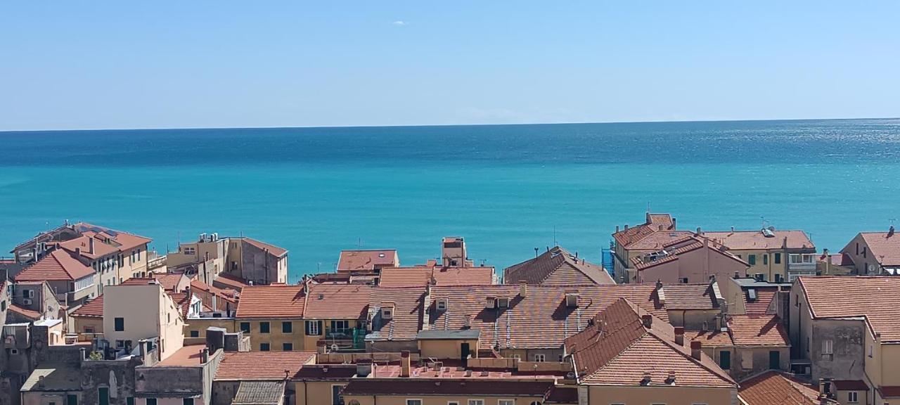 Casa Di Claude Con Posto Auto Apartment Finale Ligure Exterior photo